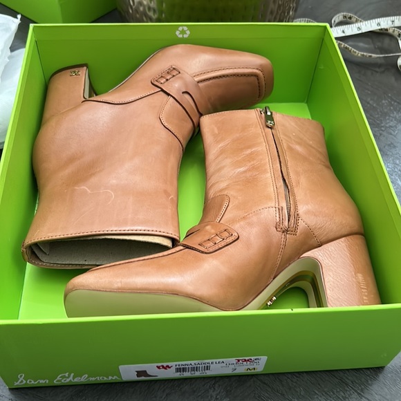 SAM EDELMAN FENNA ANKLE BOOTIE - Picture 2 of 14